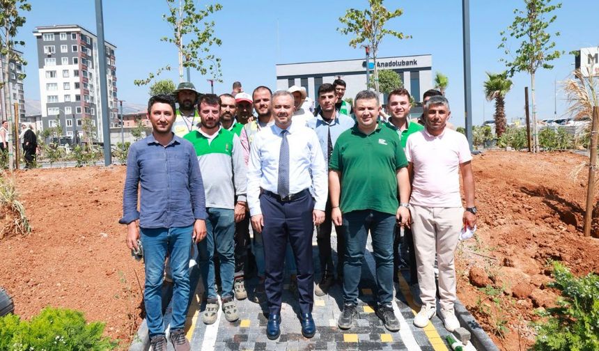 Başkan Toptaş, Mahallelerin Yaşam Kalitesini Artıran Parkları Ziyaret Etti