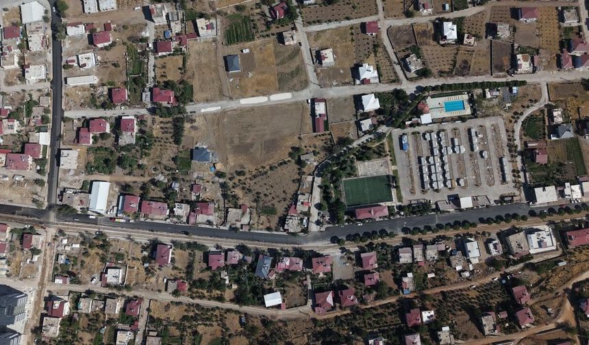 Büyükşehir, Türkoğlu Şehit İsmail Orçan Bulvarı’nda Asfalt Mesaisini Sürdürüyor
