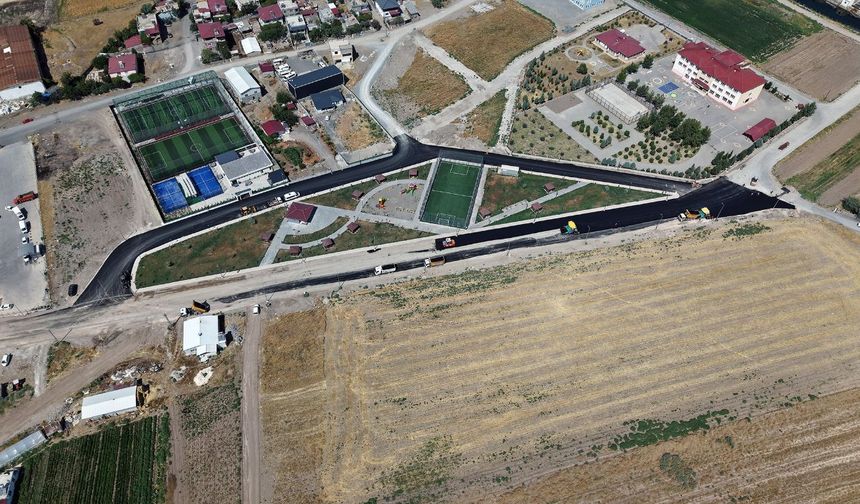 Büyükşehir, Dulkadiroğlu’nda Asfalt Mesaisini Sürdürüyor