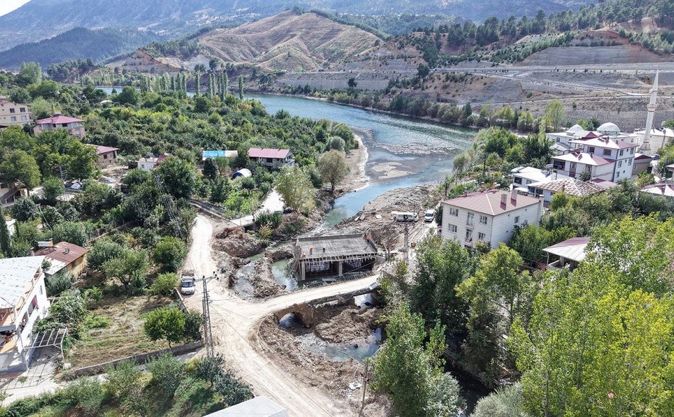 Büyükşehir 13 Yeni Köprü ve Menfez İnşa Ediyor