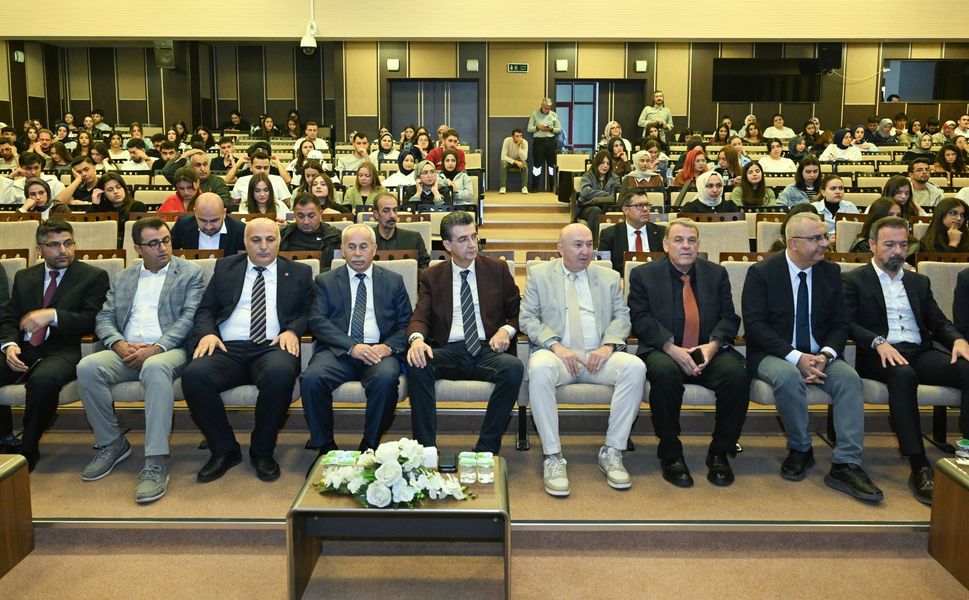 KSÜ’de Küresel Belirsizlik Ortamında Yeni Ortadoğu Jeopolitiği Konuşuldu