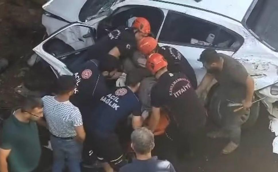 Kahramanmaraş’ta Kamyonla Çarpışan Otomobil Köprüden Uçtu