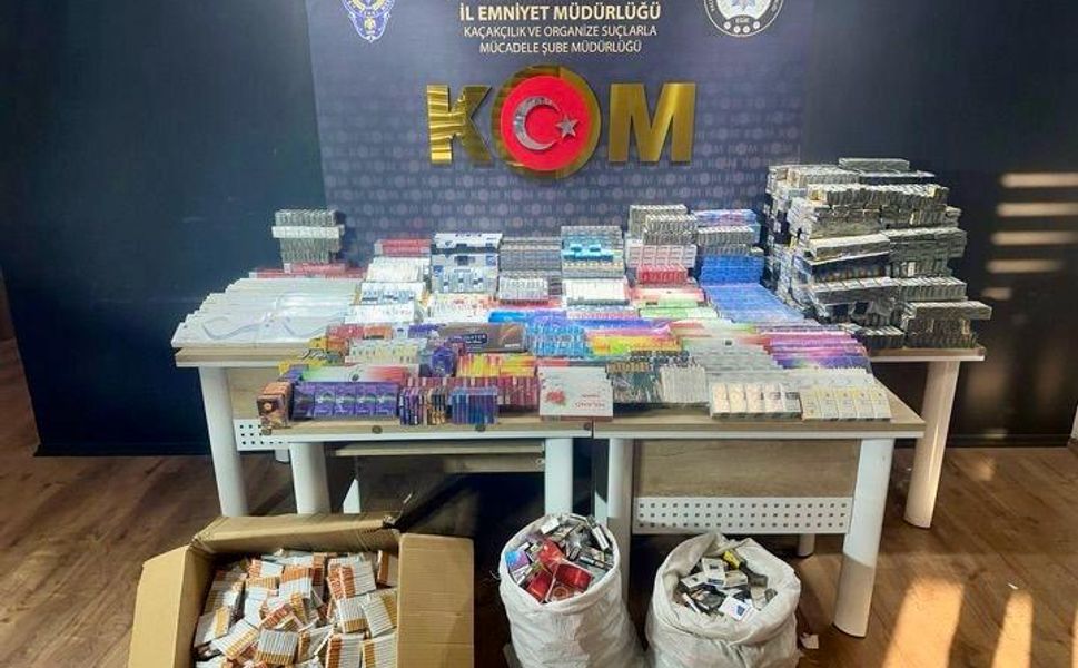 Kahramanmaraş’ta Kaçak Sigara ve Cep Telefonu Operasyonu