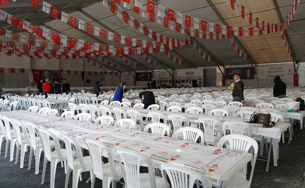 Büyükşehir’den Ramazan’da Büyük Dayanışma: 3 Noktada İftar Çadırı