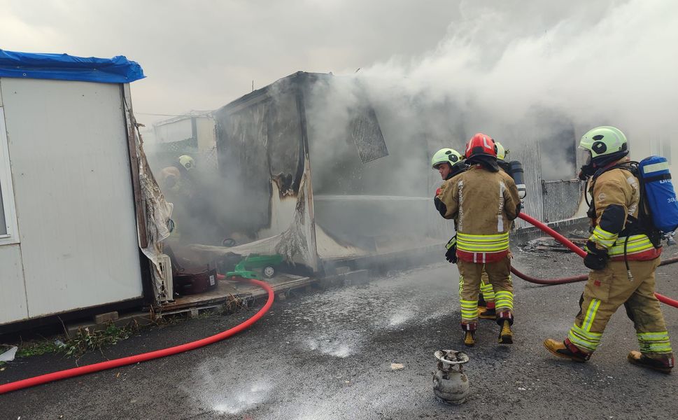 Kahramanmaraş’ta Karacasu Konteyner Kent’te Yangın Paniği