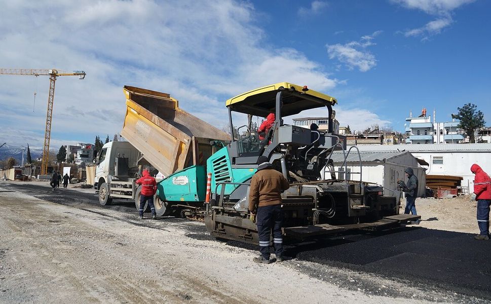 Büyükşehir’den Ali Sezal Bulvarı’na Asfalt