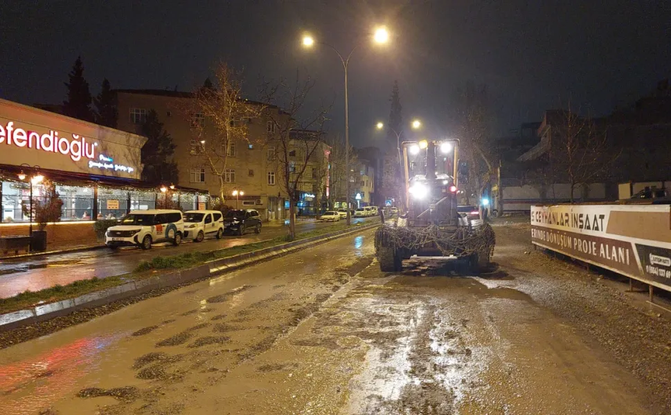Altyapı Çalışmasının Devam Ettiği Yollardaki Bozulmalar Gideriliyor