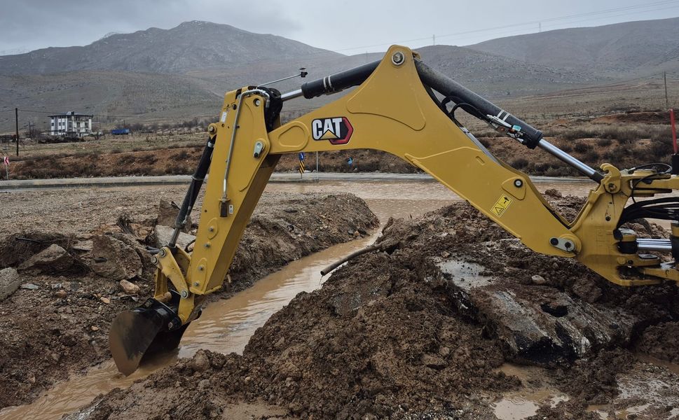 Büyükşehir, Kuzey İlçelerde de Yağışlara Karşı Mücadelesini Sürdürüyor