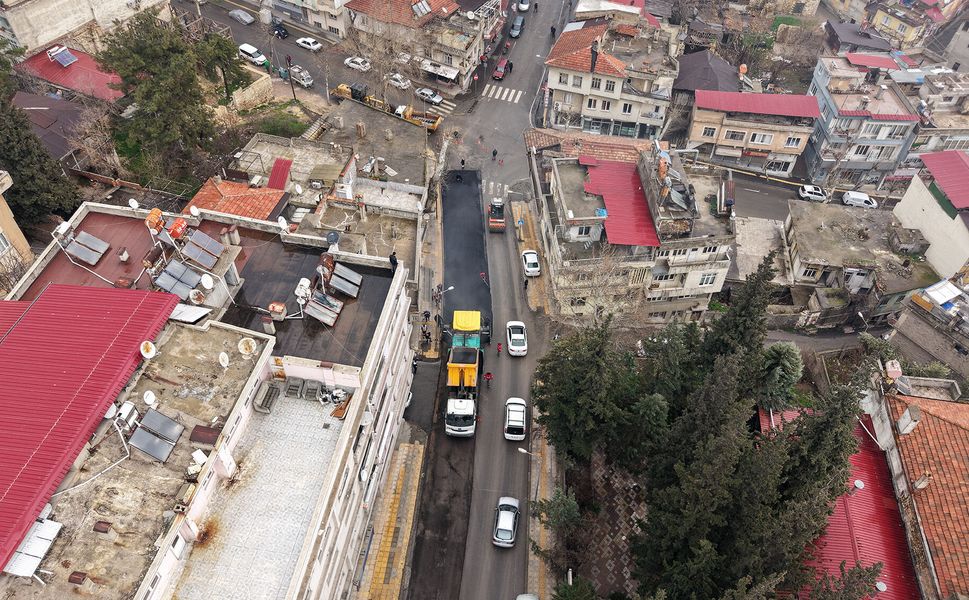 Kahramanmaraş'ta Yollar Tek Tek Yenileniyor