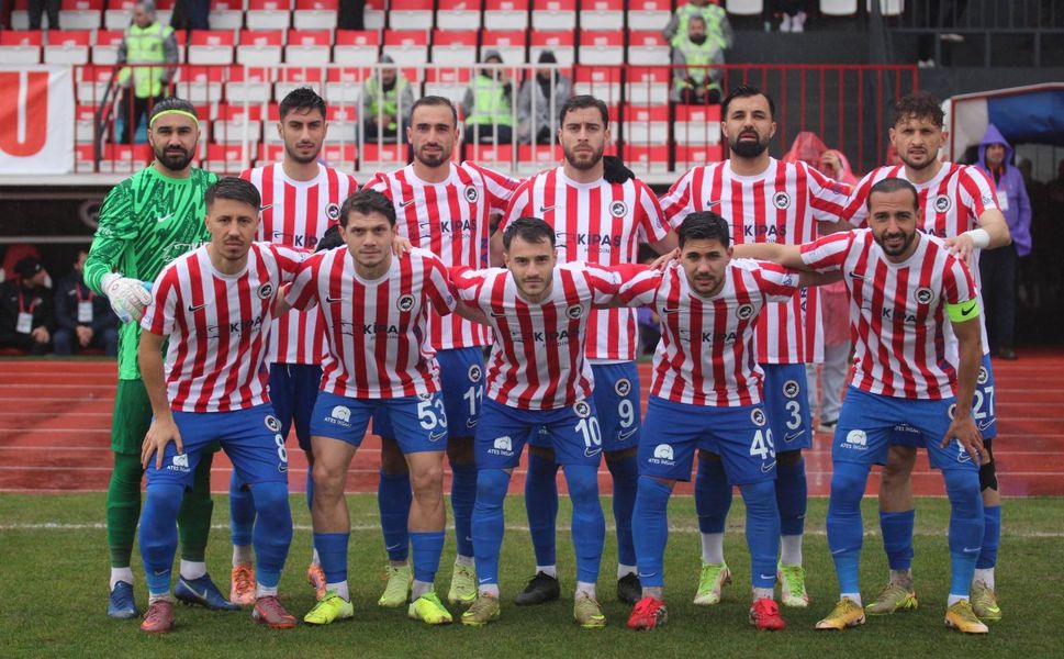 Akedaş İstiklal Spor Liderlik Koltuğuna 4 Golle Oturdu