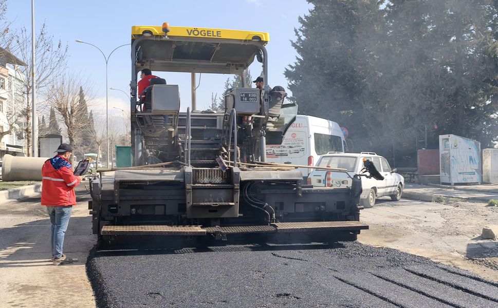 Büyükşehir, Altyapı Sonrası Yol Yenilemelerini Durmaksızın Sürdürüyor