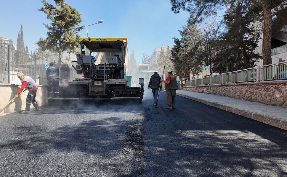 Dulkadiroğlu Yenişehir Mahallesi’nde Asfalt Seferberliği Sürüyor