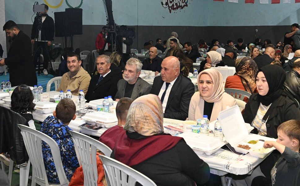 Büyükşehir, Ramazan Bereketini Ekinözü’ne Taşıdı