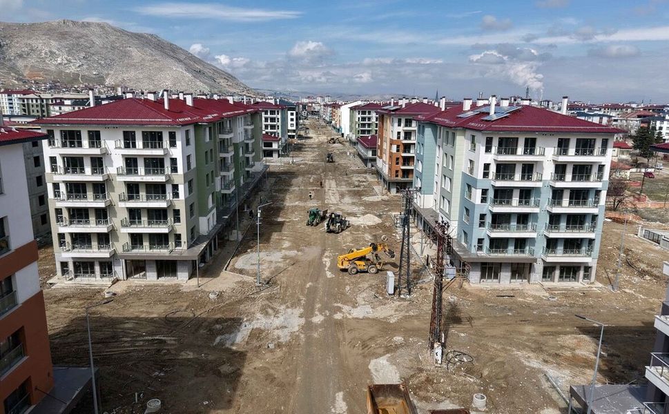Büyükşehir, Elbistan Hacı Esat Efendi Caddesi’ni 30 Milyonluk Yatırımla Yeniliyor