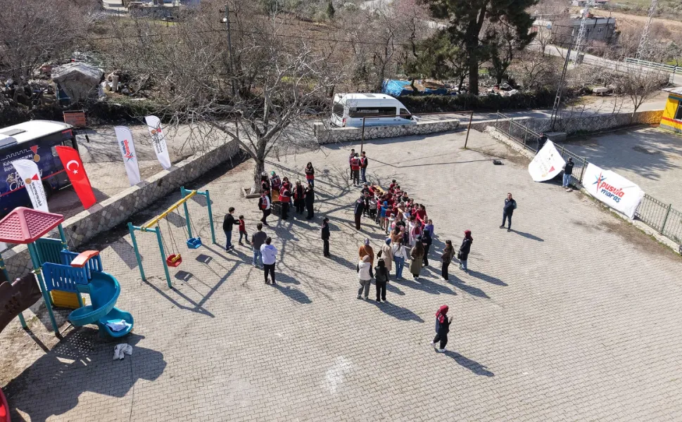 Büyükşehir’den Sarıçukur’da Miniklere Eğlence ve Bilim Dolu Bir Gün