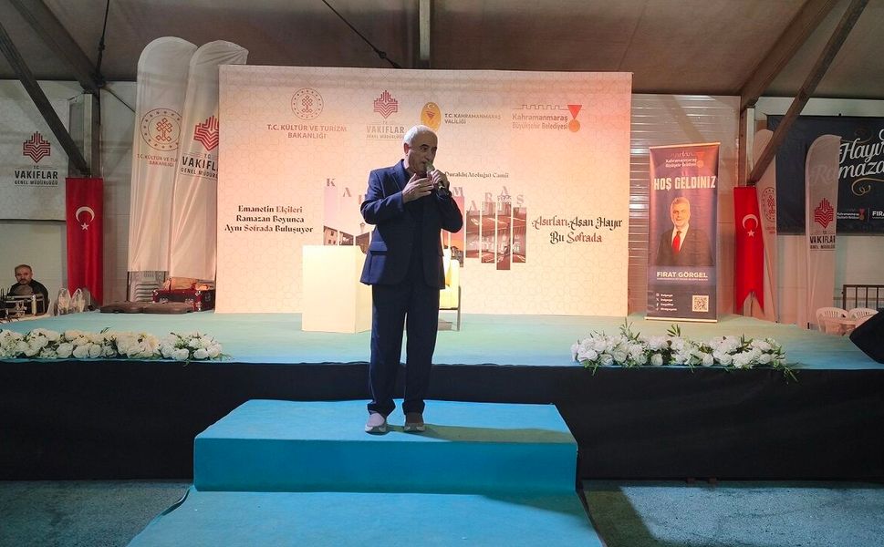 Nurullah Genç, Ramazan Akşamını Şiirleriyle Süsledi