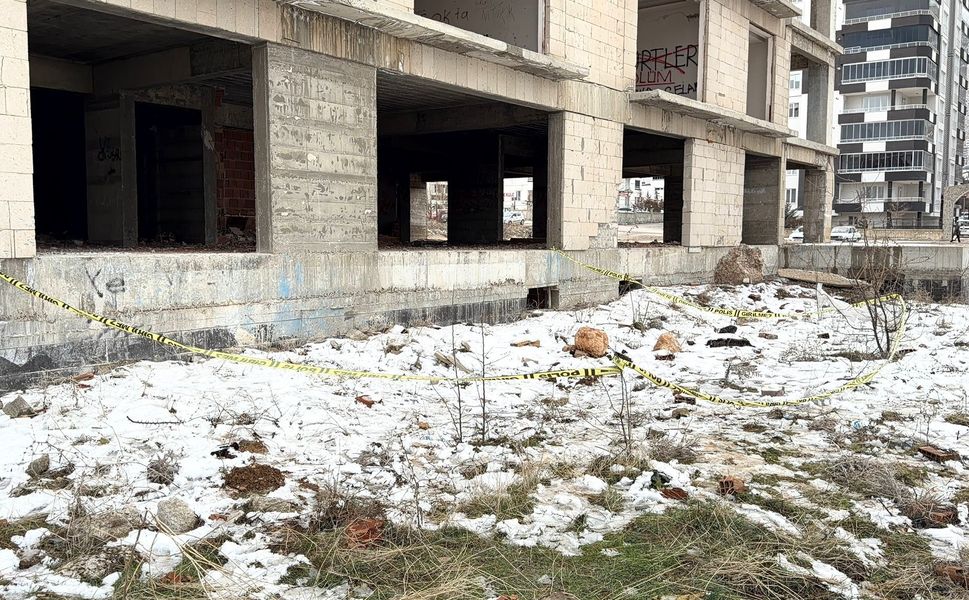 Kahramanmaraş’ta Şüpheli Ölüm: 18 Yaşındaki Genç Kız İnşaatta Bulundu