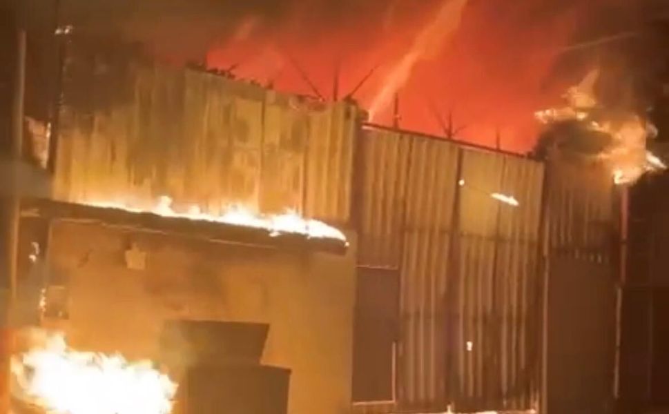 Kahramanmaraş’ta Depo Yangını Paniğe Neden Oldu