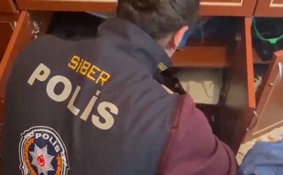 İthalat İhracat Vaadiyle Dolandırıcılık Yapan Şebeke Çökertildi