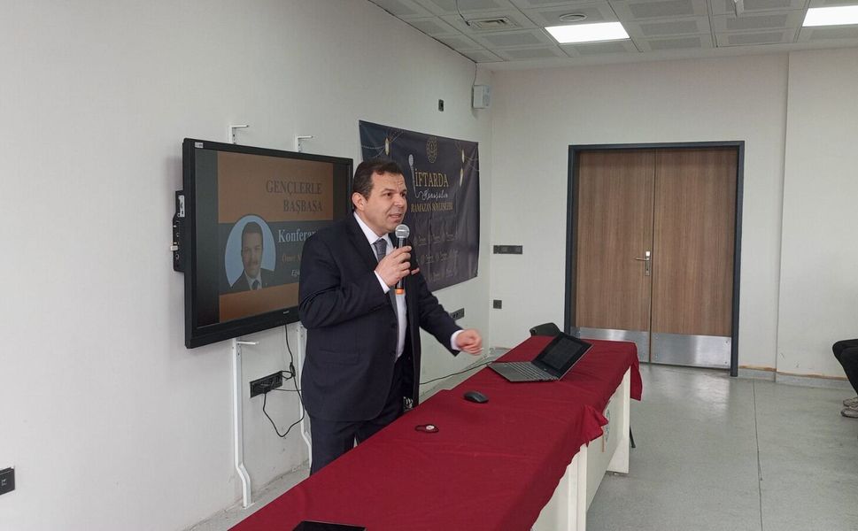 'En Sevgiliye' Konferansı Öğrencilerden Yoğun İlgi Gördü