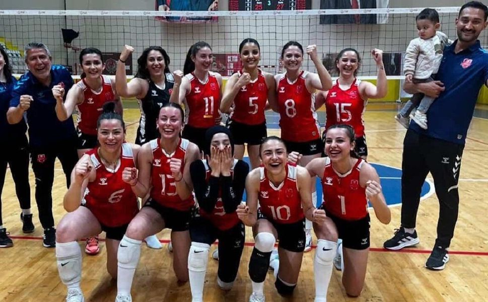 Büyükşehir Belediyespor Kadın Voleybol Takımı 2. Lig’e Yükseldi