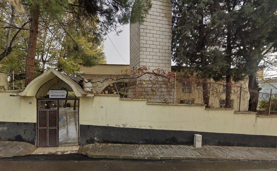 Depremde Yıkılan Dostlar Camii, Yeniden Ayağa Kalkıyor