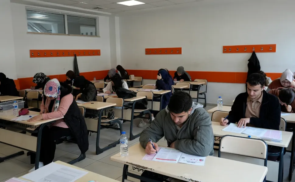 Gençler Gerçek Sınav Atmosferini Büyükşehir’in Denemeleriyle Yaşıyor