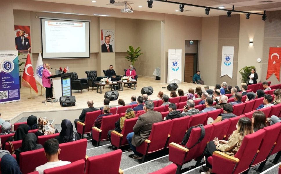 Uzman İsimler Otizmi Tüm Yönleriyle Ele Aldı