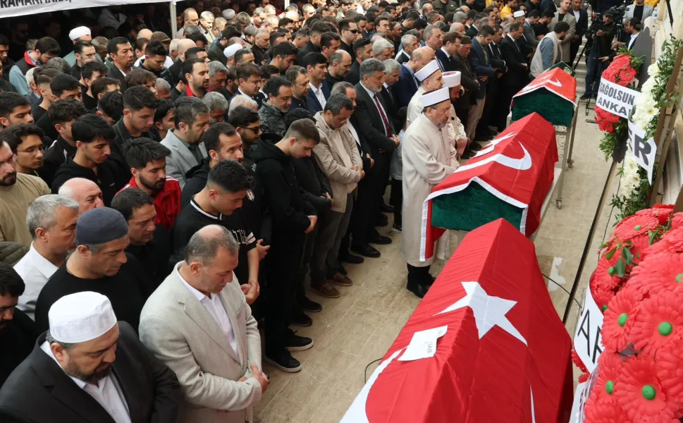 Kahramanmaraş'taki Saldırının Kurbanları Gözyaşlarıyla Uğurlandı