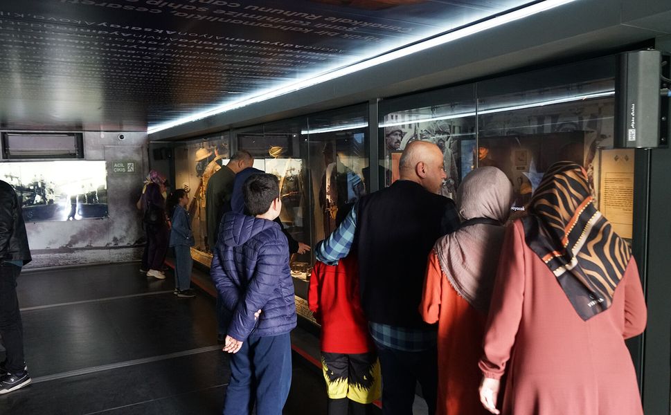 Çanakkale Savaşları Mobil Müzesi, Aliya İzzetbegoviç Millet Bahçesi’nde Ziyaretçilerini Ağırlıyor