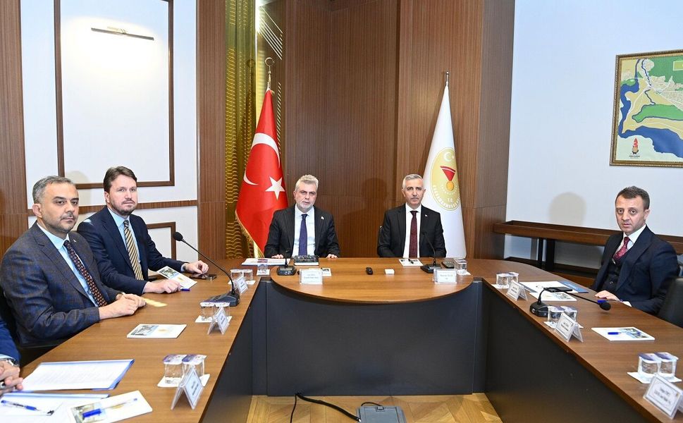 Başkan Görgel ve Vali Ünlüer, Altyapı Firmaları ile Toplantı Gerçekleştirdi