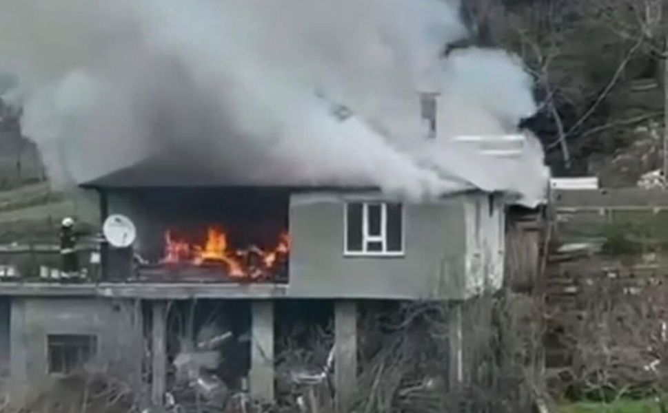 Andırın'da İki Katlı Evde Yangın! Maddi Hasar Çok Büyük