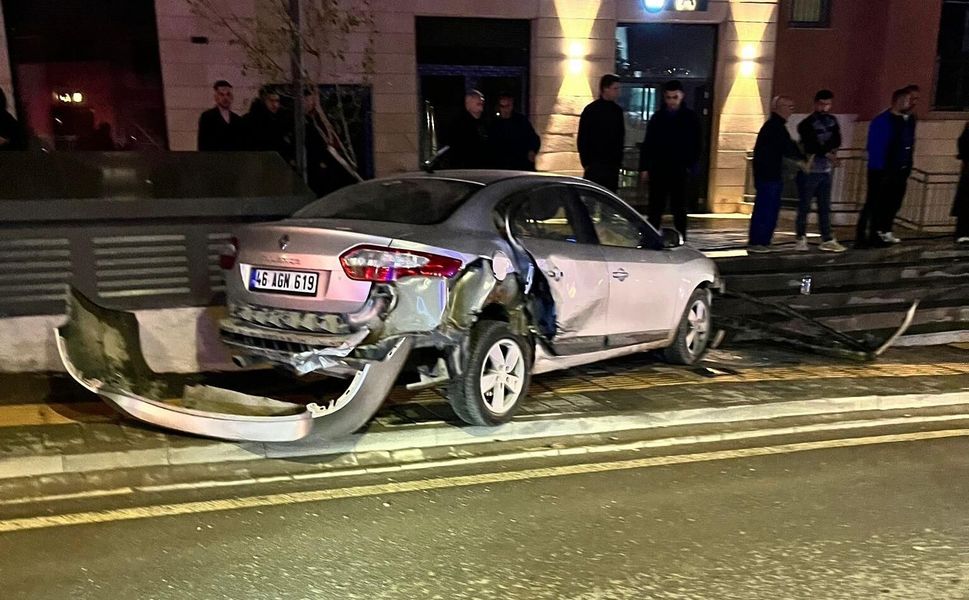 Kahramanmaraş'ta İki Araç Çarpıştı! 5 Yaralı Var