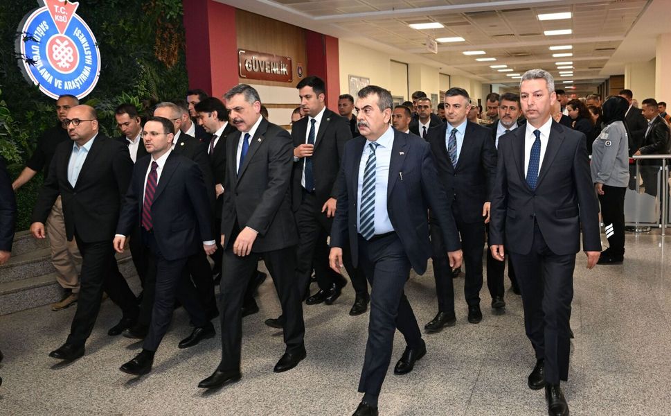 Bakanlar KSÜ Tıp Fakültesi Hastanesinde Yaralı Öğrencileri Ziyaret Etti