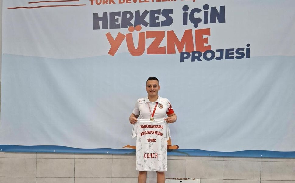 Kahramanmaraşlı Doğukan Demir Yüzmede Türkiye Şampiyonu Oldu