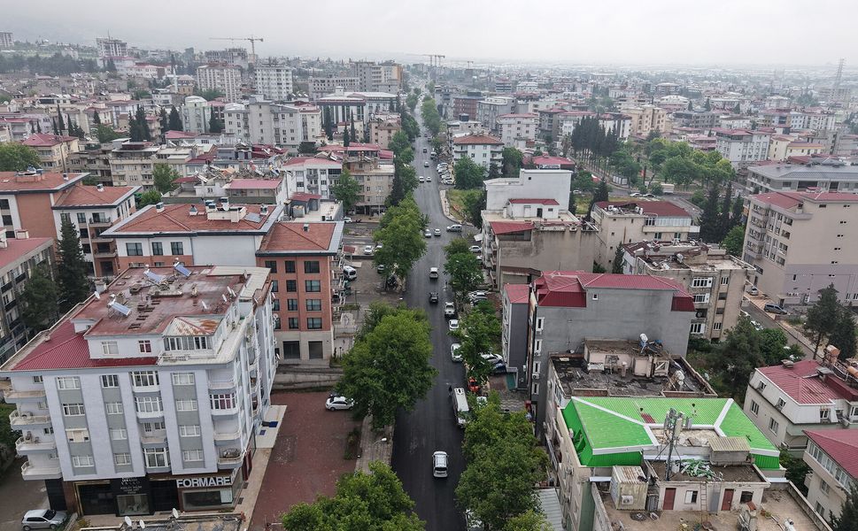 Büyükşehir, Cahit Zarifoğlu Caddesi’nin Asfaltını Baştan Uca Yeniledi