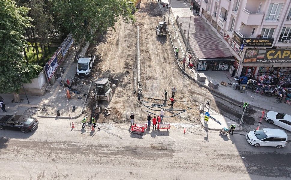 Büyükşehir, Cahit Zarifoğlu Caddesi’nde Kapsamlı Yenileme Çalışması Başlattı