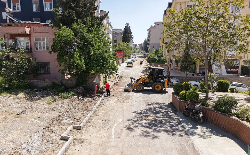 Büyükşehir’den Dulkadiroğlu Egemenlik Mahallesi’nde Cadde ve Sokak Yenileme Çalışması