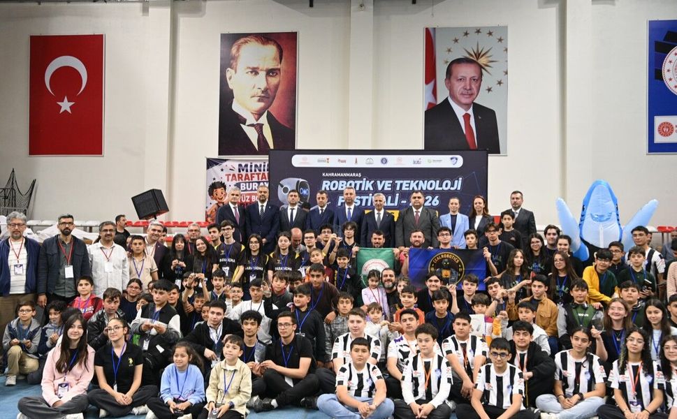 Teknoloji Tutkunu Gençler Robotik Festivalinde Buluştu