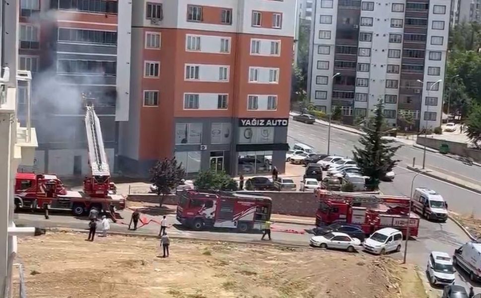 Kahramanmaraş'ta Apartman Yangını 3 Kişi Hayatını Kaybetti