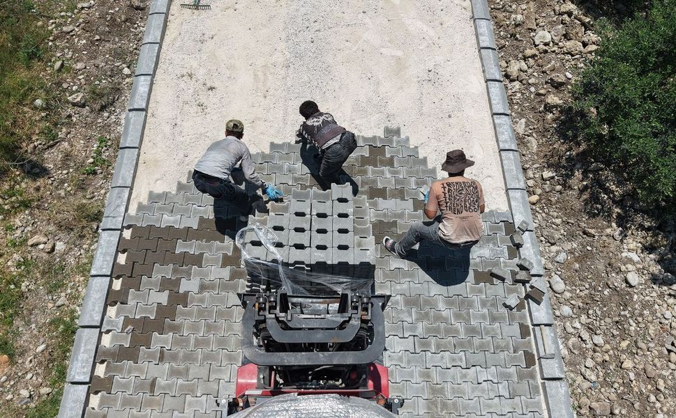 Büyükşehir, Andırın Kırsalında Yol Yatırımlarını Sürdürüyor