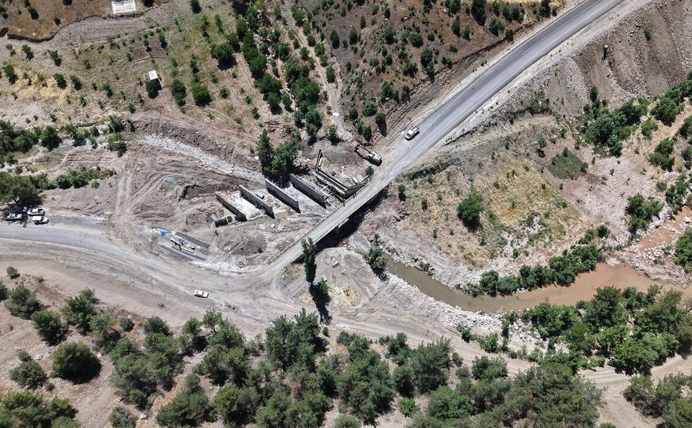 Bertiz’in Yeni Köprüsü Hızla Yükseliyor