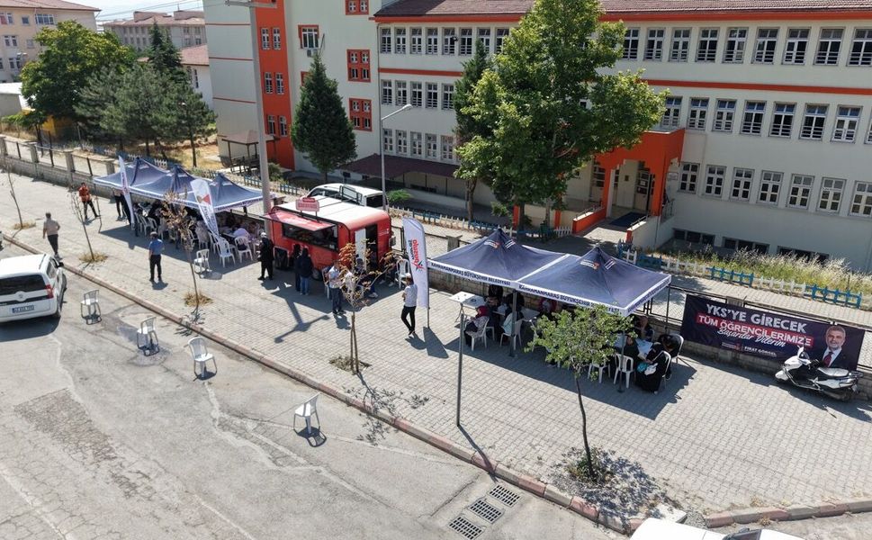 Büyükşehir’in Geleneksel YKS Desteği Yine Beğeni Kazandı