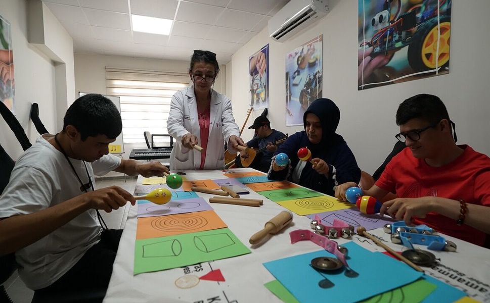 Büyükşehir’in Engelsiz Yaşam Merkezi, Özel Bireylerin Hayatına Değer Katıyor