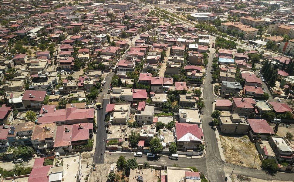 Büyükşehir, Dulkadiroğlu Yavuz Selim Mahallesi’nde Asfalt Mesaini Durmaksızın Sürdürüyor