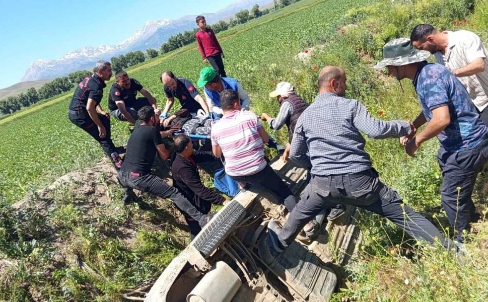 Kahramanmaraş'ta Kanala Uçan Araçta 4 Yaralı