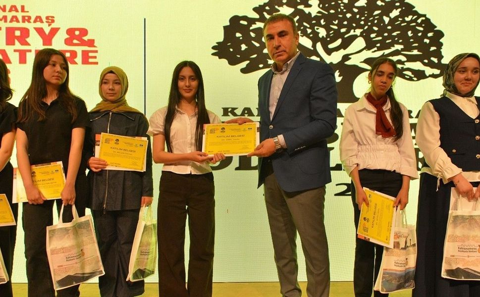 Edebiyatın Başkentinde Kalemler ve Sesler Yarıştı; Dereceye Girenler Ödüllendirildi