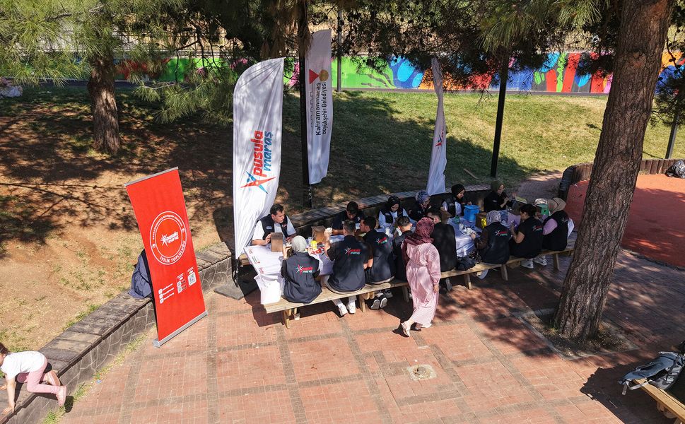 Pusula Maraş, Gençleri Kuş Evi Boyama Atölyesinde Buluşturdu