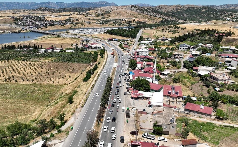 Kılavuzlu Mevkiinde Geçici Trafik Düzenlemesine Gidildi