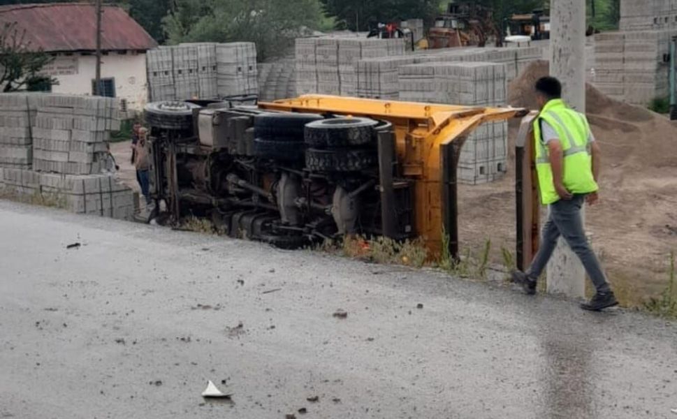 Kahramanmaraş’ta Kamyon Devrildi